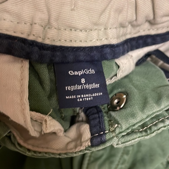 Gap size 8 boys Cargo shorts. - Picture 2 of 4